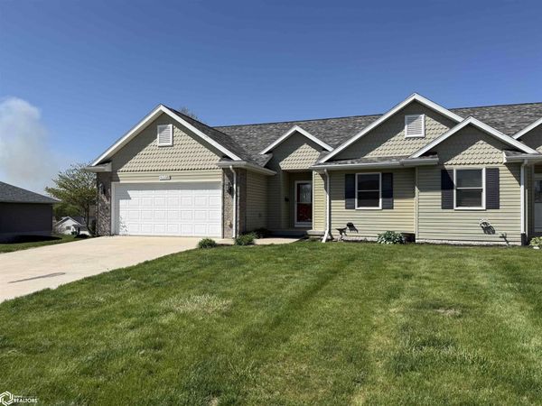 910 Bluegrass Drive, Unit B, Corning, IA 50841