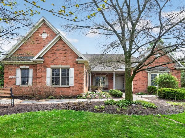 19N055 Woodview Parkway , Hampshire, IL 60140