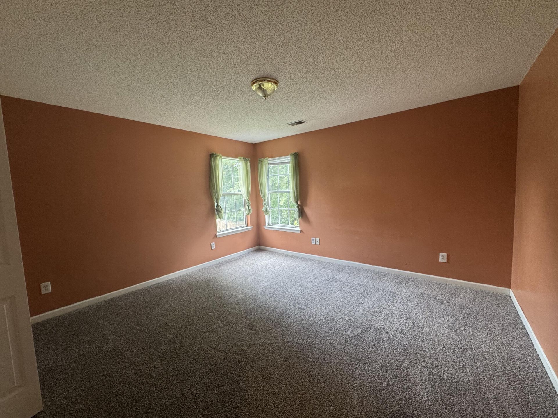 138 Adthan Circle Photo 12