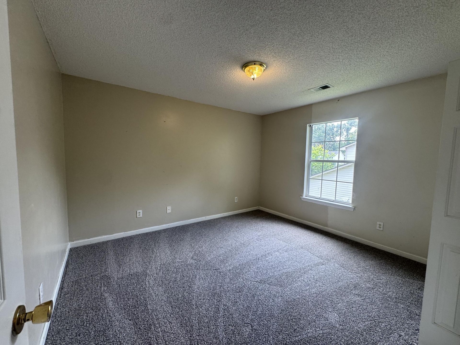 138 Adthan Circle Photo 13