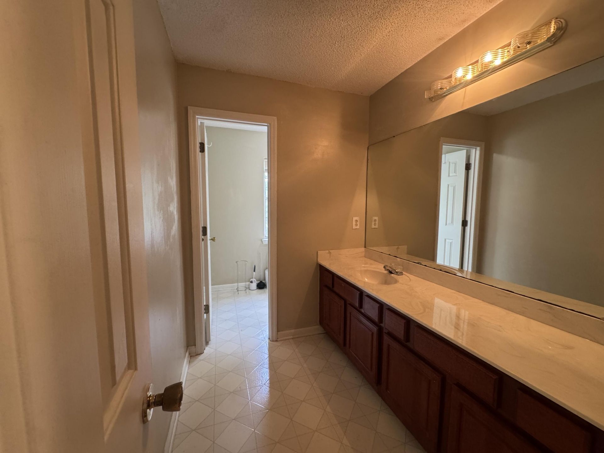 138 Adthan Circle Photo 14