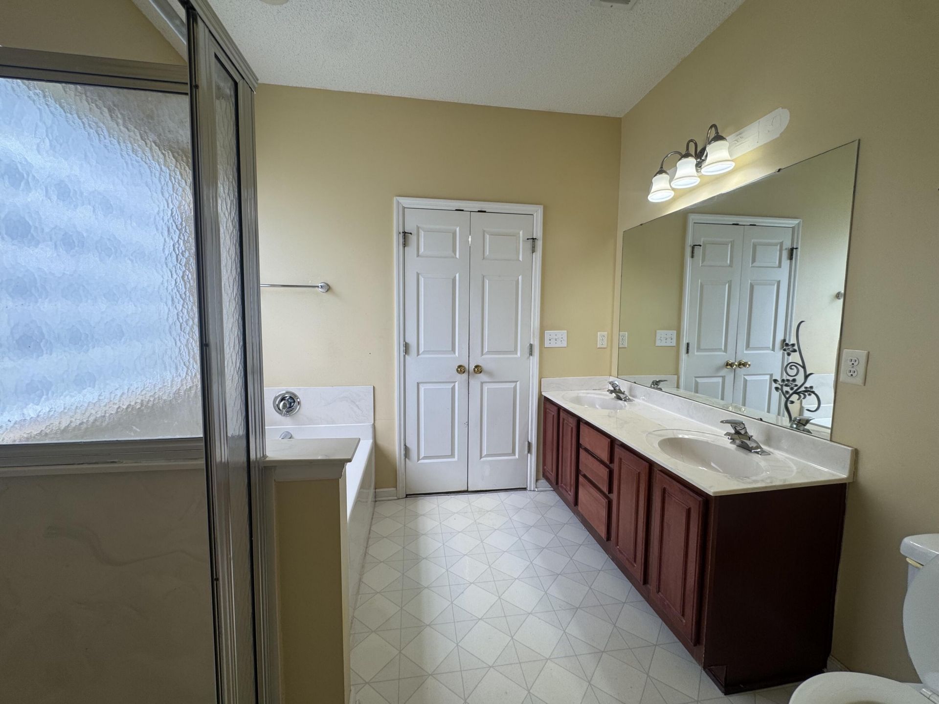 138 Adthan Circle Photo 9