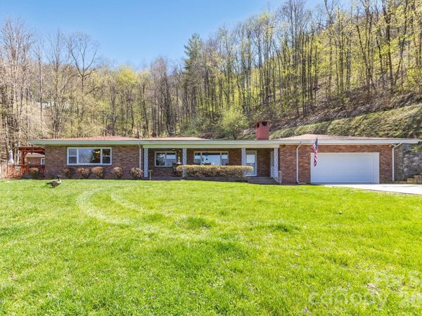 87 Rockwood Road, Waynesville, NC 28786