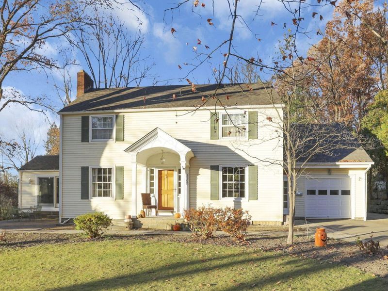 1105 E Chestnut Street, Mount Vernon, OH 43050 Photo 2