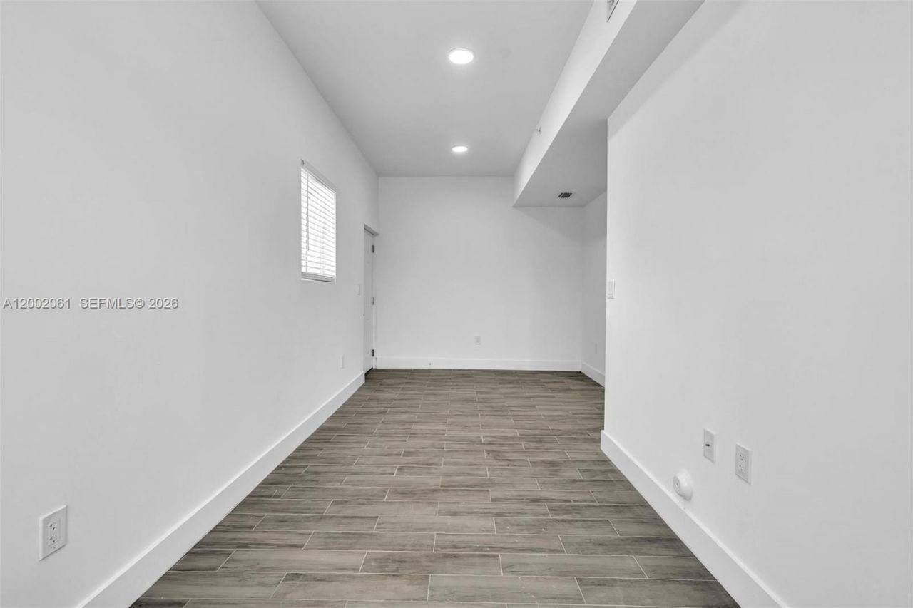 584 NW 35th St, Unit 3, Miami, FL 33127 Photo