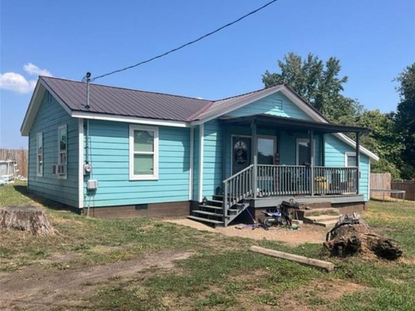 8 Jones , Gainesville, GA 30501