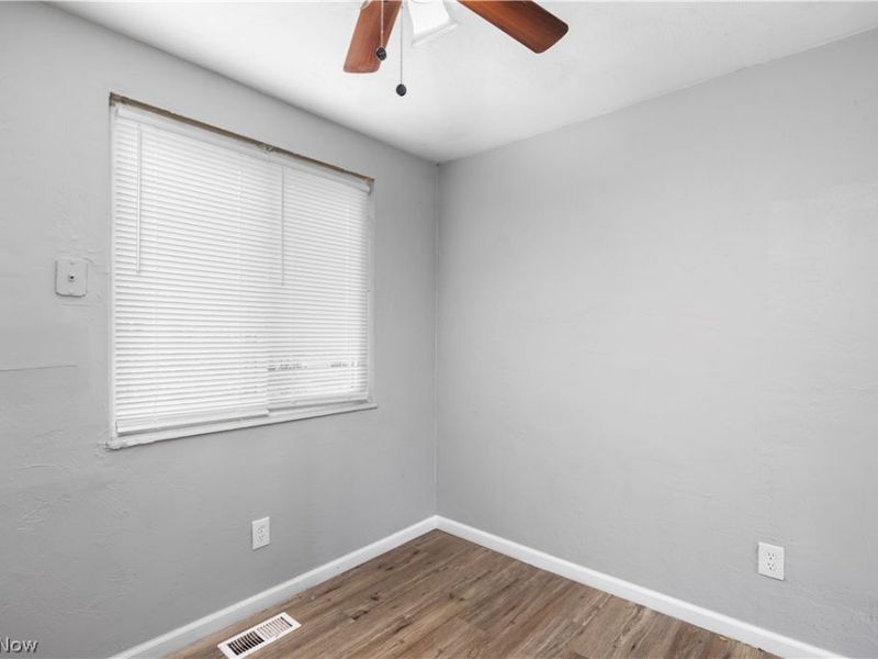 1627 E 33rd Street, Lorain, OH 44055 Photo 10