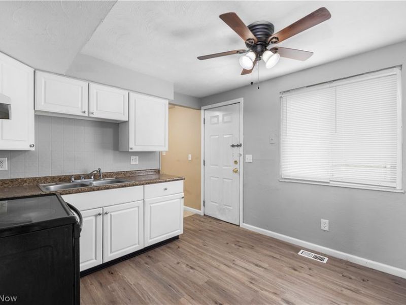 1627 E 33rd Street, Lorain, OH 44055 Photo 8