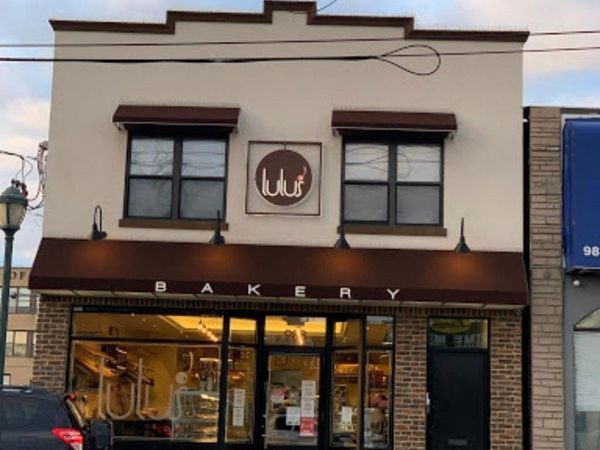 988 Hempstead , Franklin Square, NY 11010