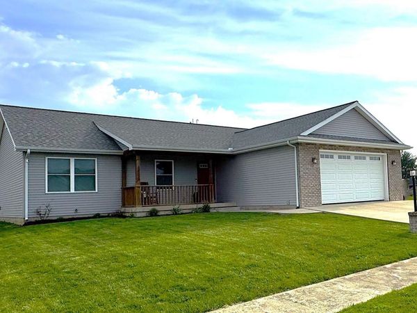 209 Royalwood Drive, Monticello, IN 47960