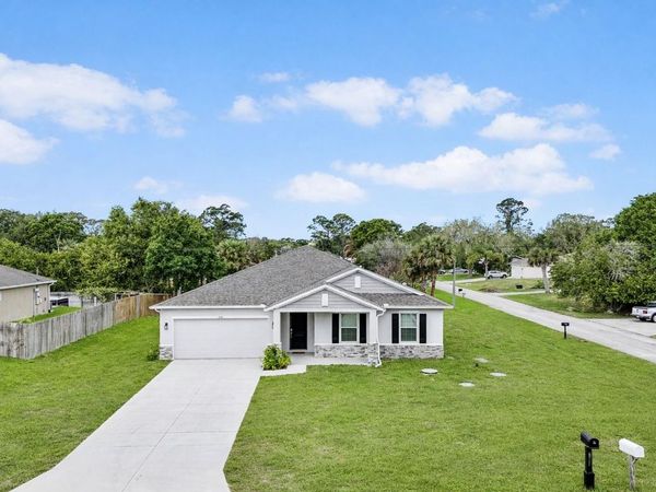 418 FLEMING STREET, SEBASTIAN, FL 32958
