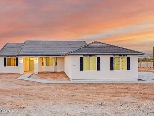 1868 W BROOKE Lane, San Tan Valley, AZ 85144