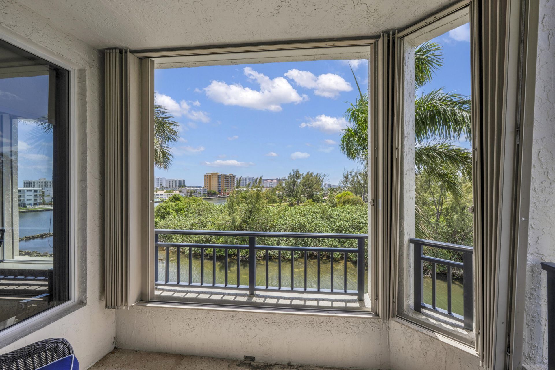 2880 NE 14th St Causeway, Unit 413, Pompano Beach, FL 33062 Photo