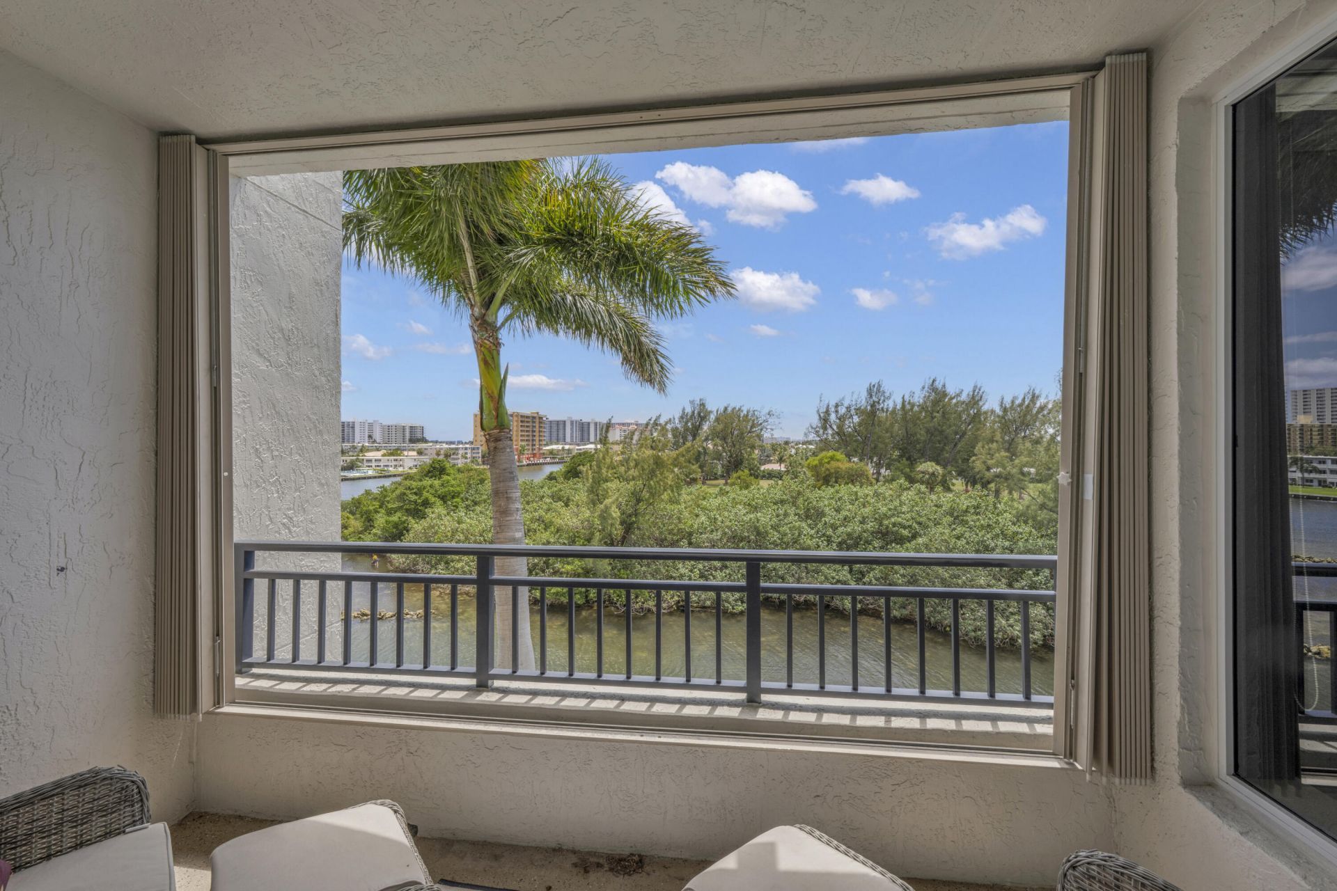 2880 NE 14th St Causeway, Unit 413, Pompano Beach, FL 33062 Photo