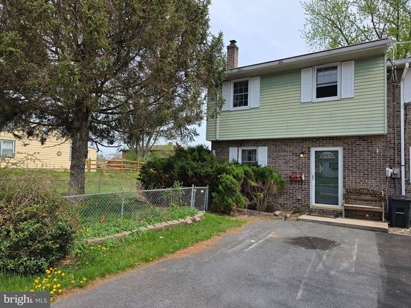 711 CHESTNUT STREET, SHOEMAKERSVILLE, PA 19555