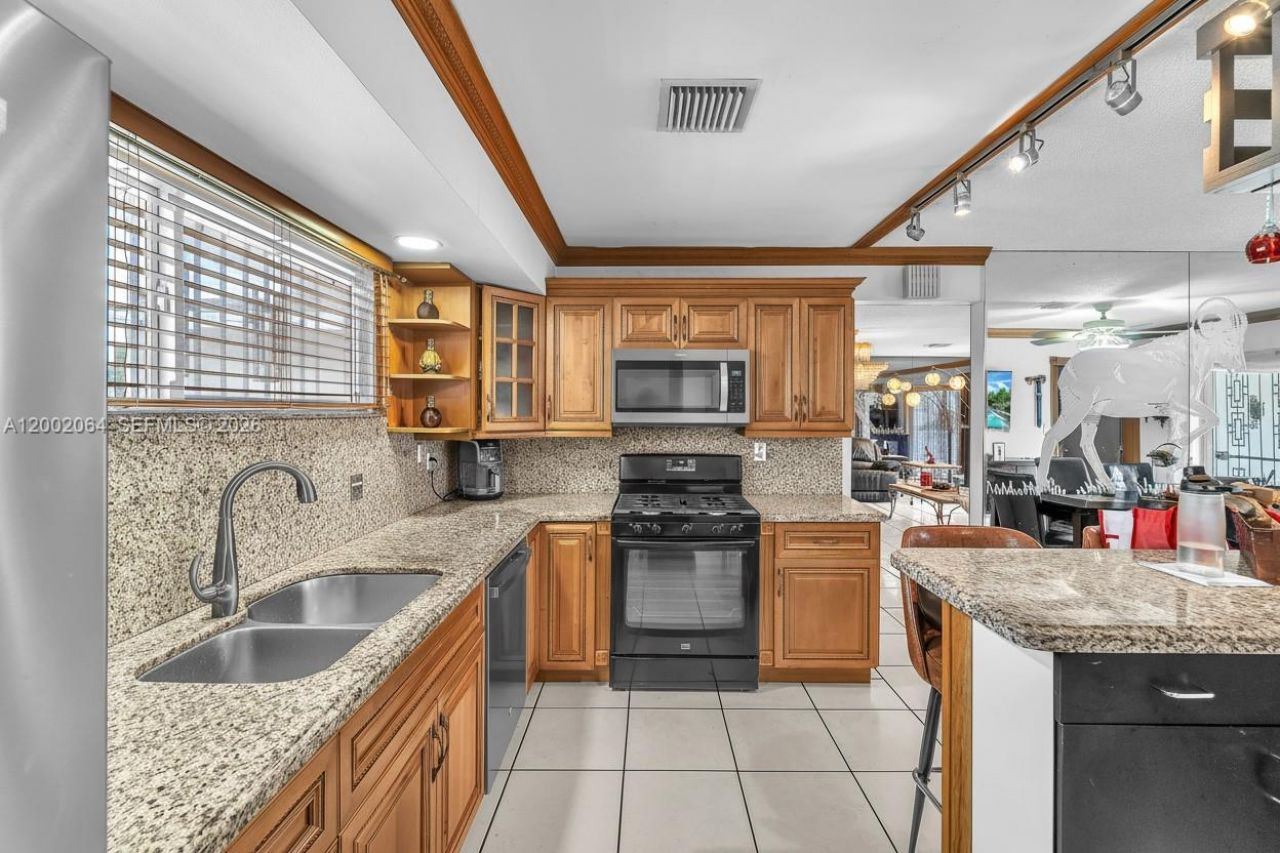 12310 SW 39th Terrace, Miami, FL 33175 Photo