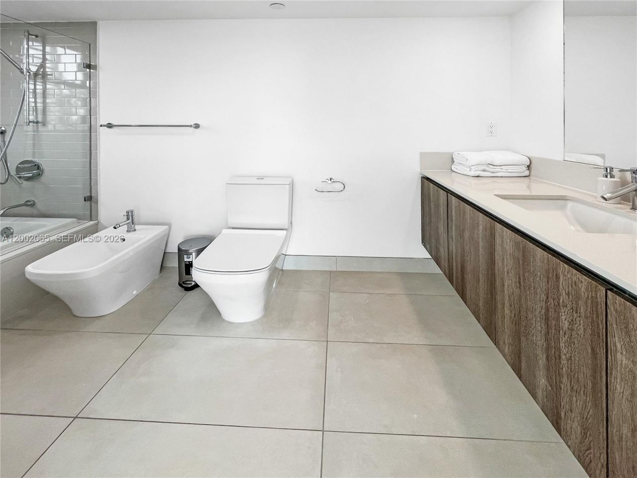 1025 92nd St, Unit 401, Bay Harbor Islands, FL 33154 Photo