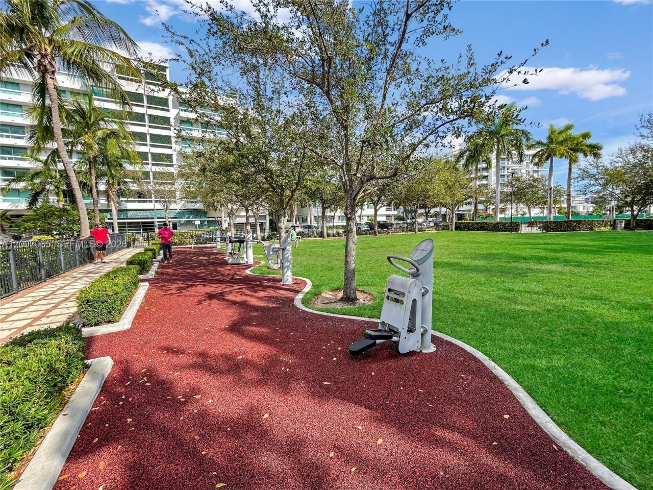 1025 92nd St, Unit 401, Bay Harbor Islands, FL 33154 Photo