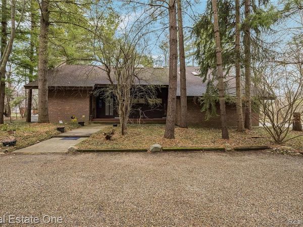 32674 Bingham Lane, Bingham Farms Vlg, MI 48025