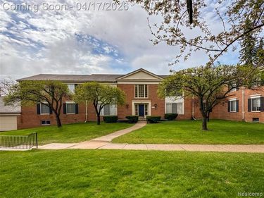 29676 Middlebelt Road, Farmington Hills, MI 48334