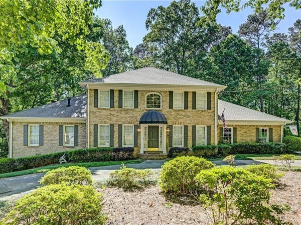 2016 Mountain Creek Drive, Stone Mountain, GA 30087