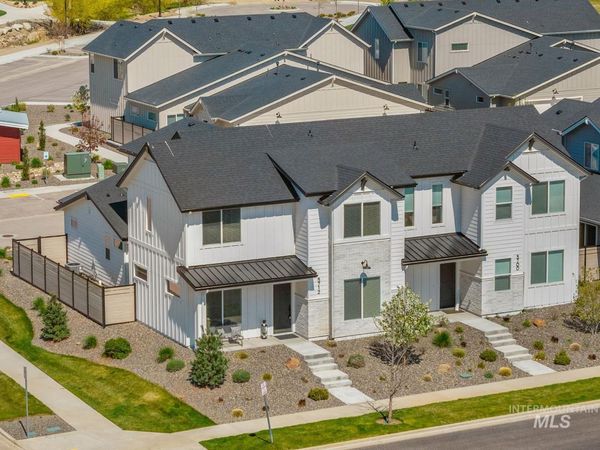 5712 W Elk Trail St, Eagle, ID 83714