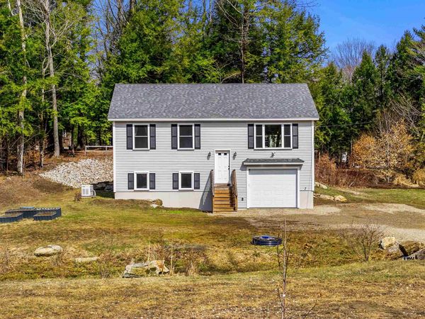 38 Peacham Road, Barnstead, NH 03225
