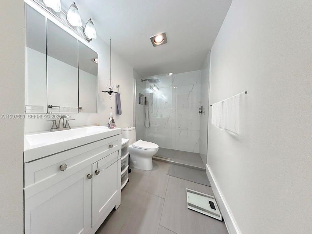 1400 NE 54th St, Unit 306, Fort Lauderdale, FL 33334 Photo