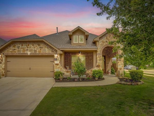 1033 Rustic Oak Way, Burleson, TX 76028