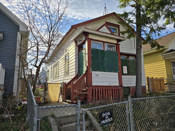 1537 S 9th STREET, Milwaukee, WI 53204