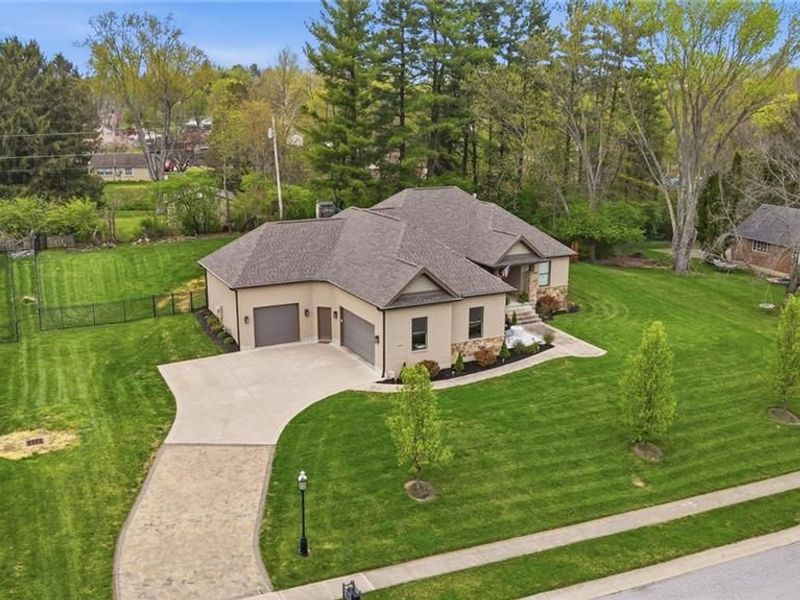 1599 Fox Trail, Bellbrook, OH 45305 Photo 2