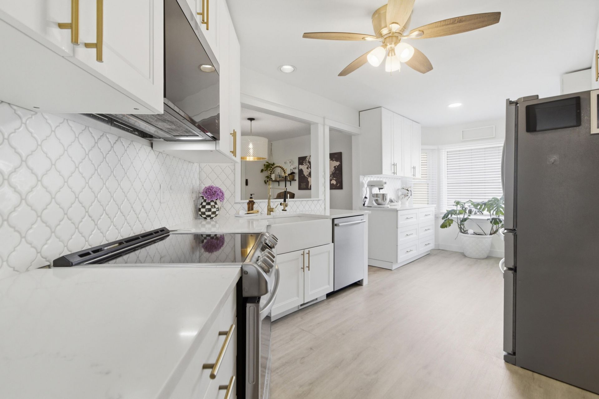 41 N Basilica Avenue Photo 16