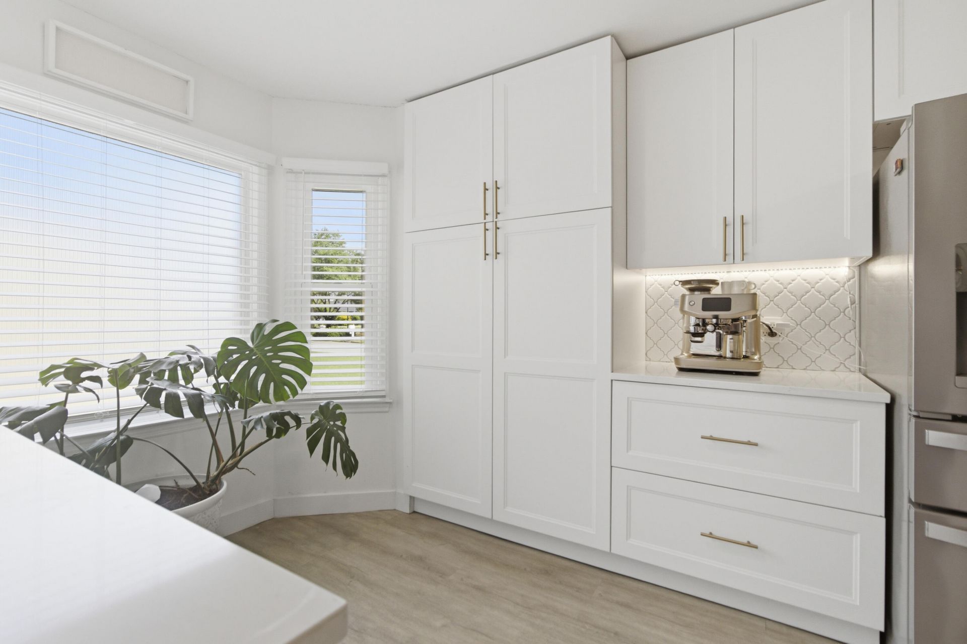 41 N Basilica Avenue Photo 18