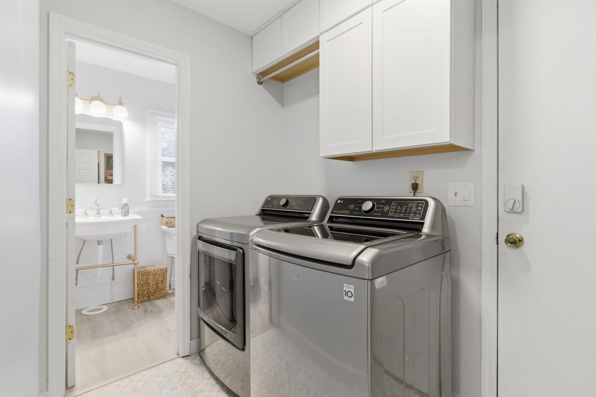 41 N Basilica Avenue Photo 22