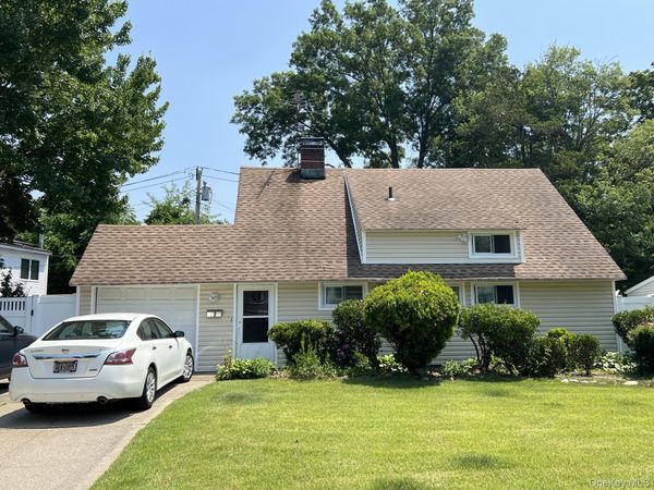 7 hope , Hicksville, NY 11801