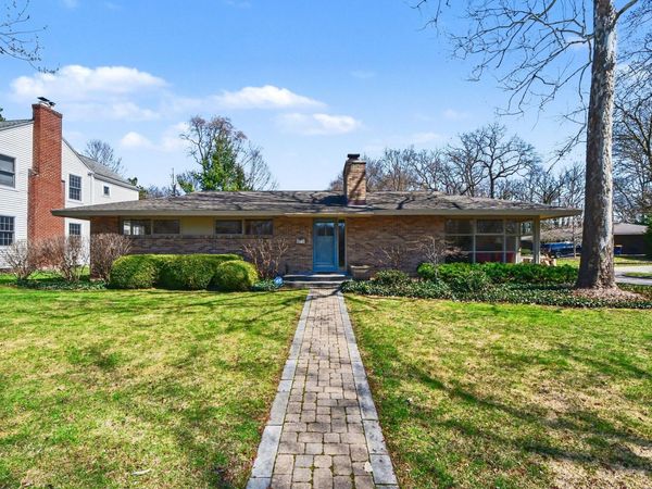 1064 Santa Cruz Drive SE, East Grand Rapids, MI 49506