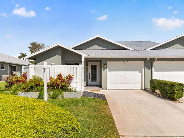 6757 SE Yorktown Drive, Hobe Sound, FL 33455
