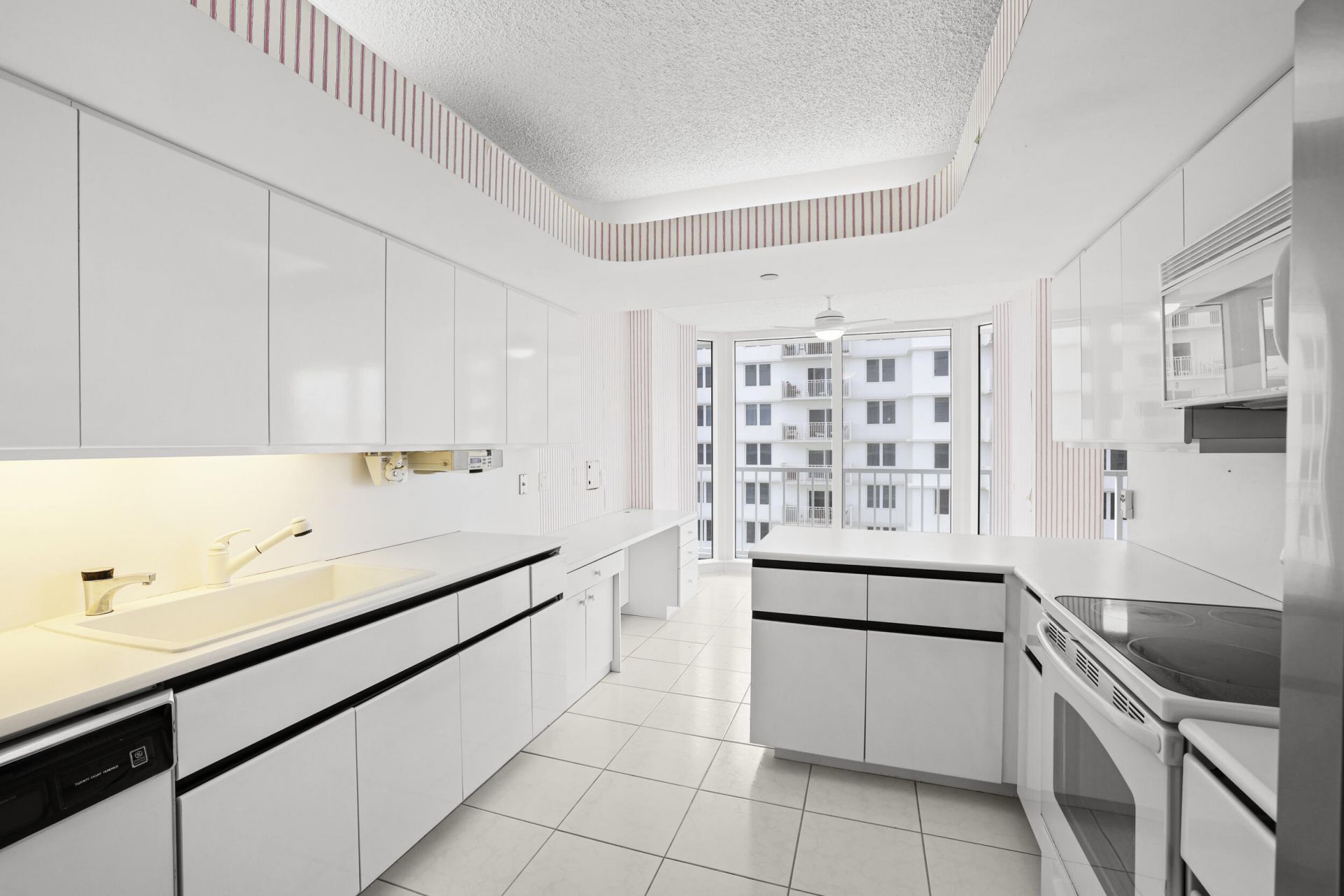 3211 S Ocean Boulevard, Unit 804, Highland Beach, FL 33487 Photo