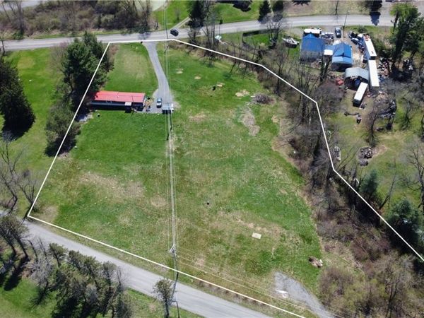 1393 Hooker Rd, Karns City, PA 16041