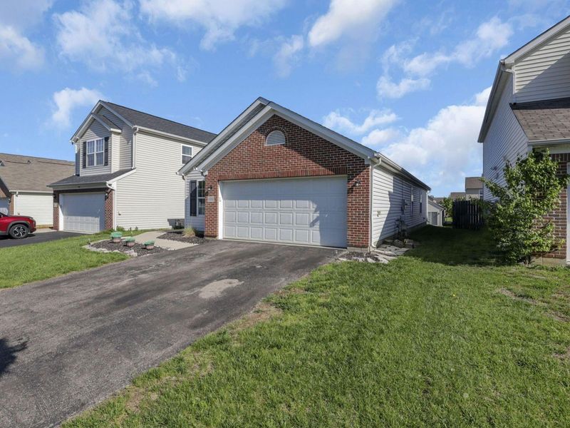 6880 Riding Trail Drive, Canal Winchester, OH 43110 Photo 3