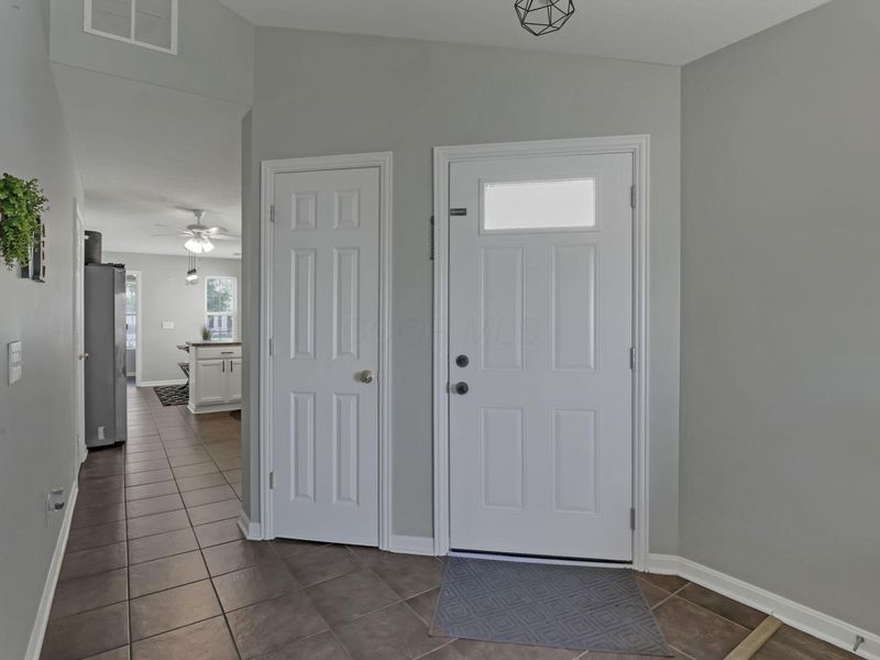 6880 Riding Trail Drive, Canal Winchester, OH 43110 Photo 7