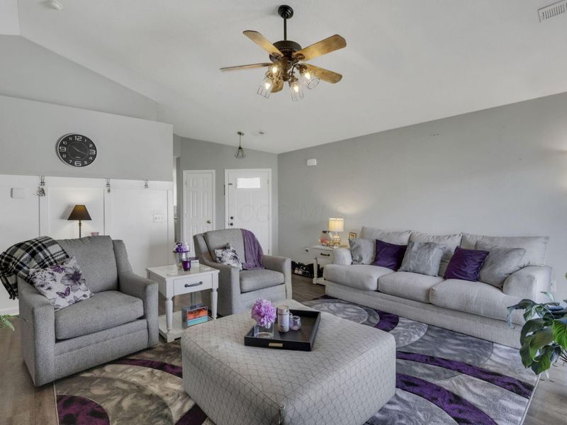 6880 Riding Trail Drive, Canal Winchester, OH 43110 Photo 9