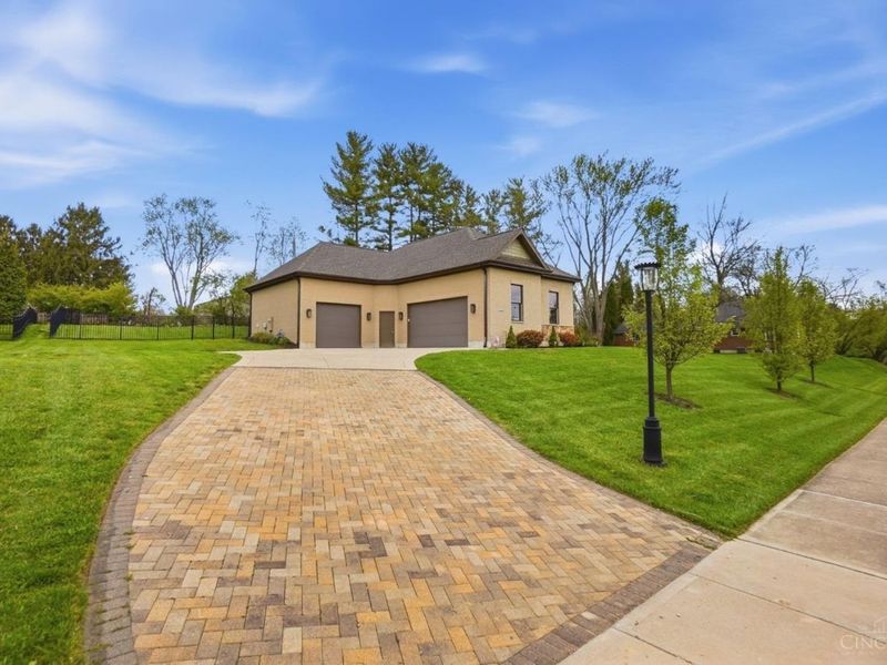 1599 Fox Trail, Bellbrook, OH 45305 Photo 8