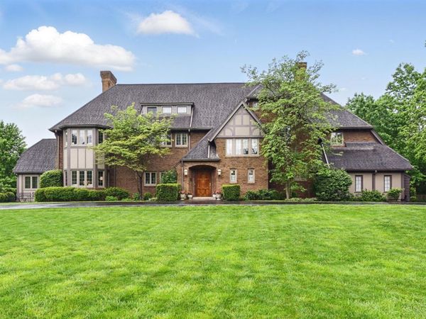 820 Van Nes Drive, Glendale, OH 45246