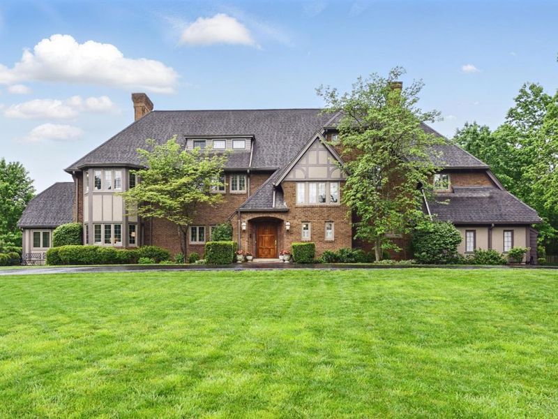 820 Van Nes Drive, Glendale, OH 45246 Photo 1