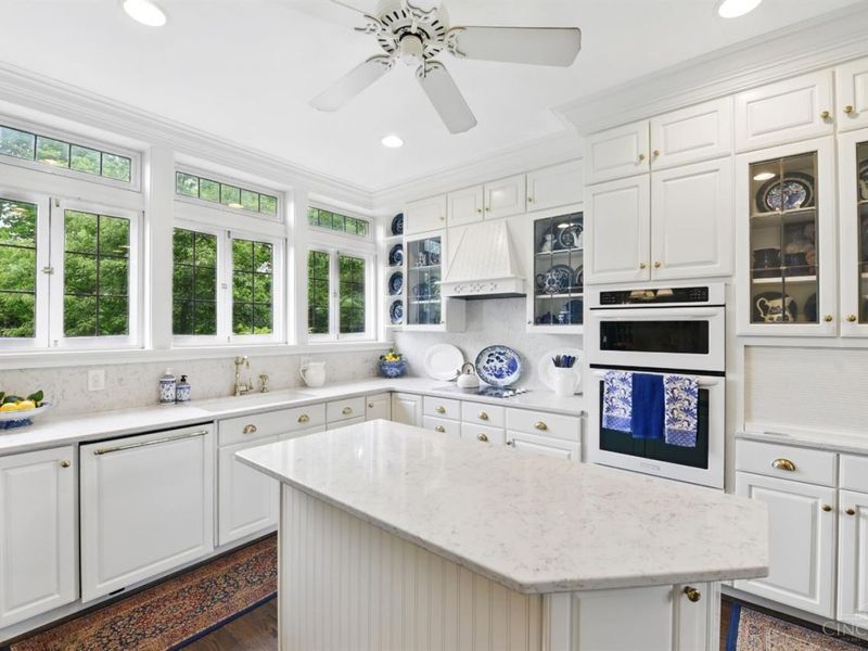 820 Van Nes Drive, Glendale, OH 45246 Photo 14