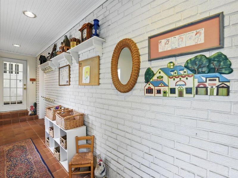 820 Van Nes Drive, Glendale, OH 45246 Photo 16