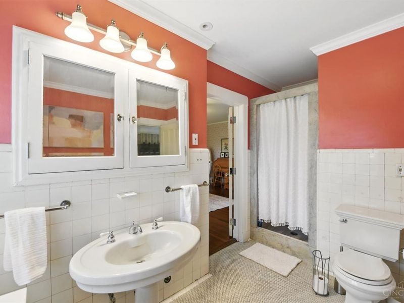 820 Van Nes Drive, Glendale, OH 45246 Photo 22