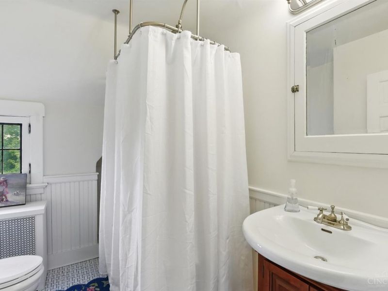 820 Van Nes Drive, Glendale, OH 45246 Photo 35