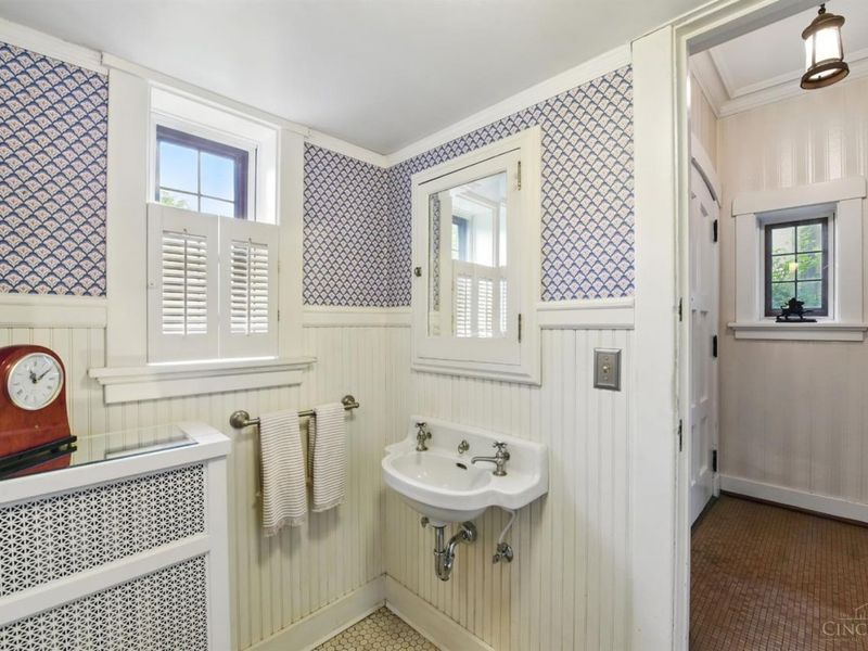 820 Van Nes Drive, Glendale, OH 45246 Photo 37